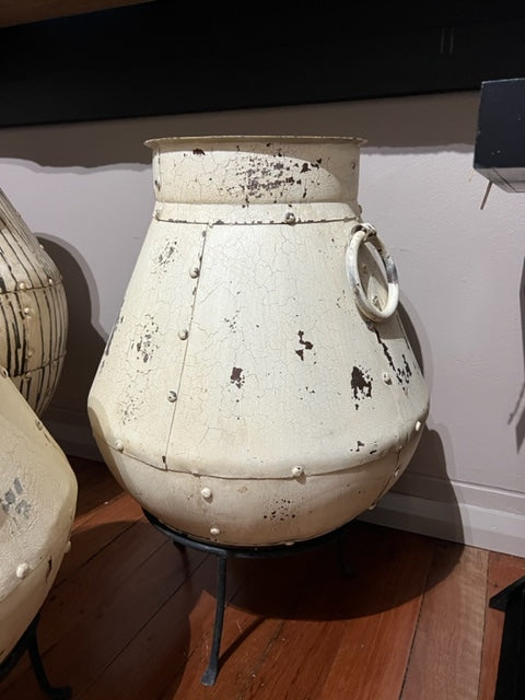 Guha Iron Pot 63x48