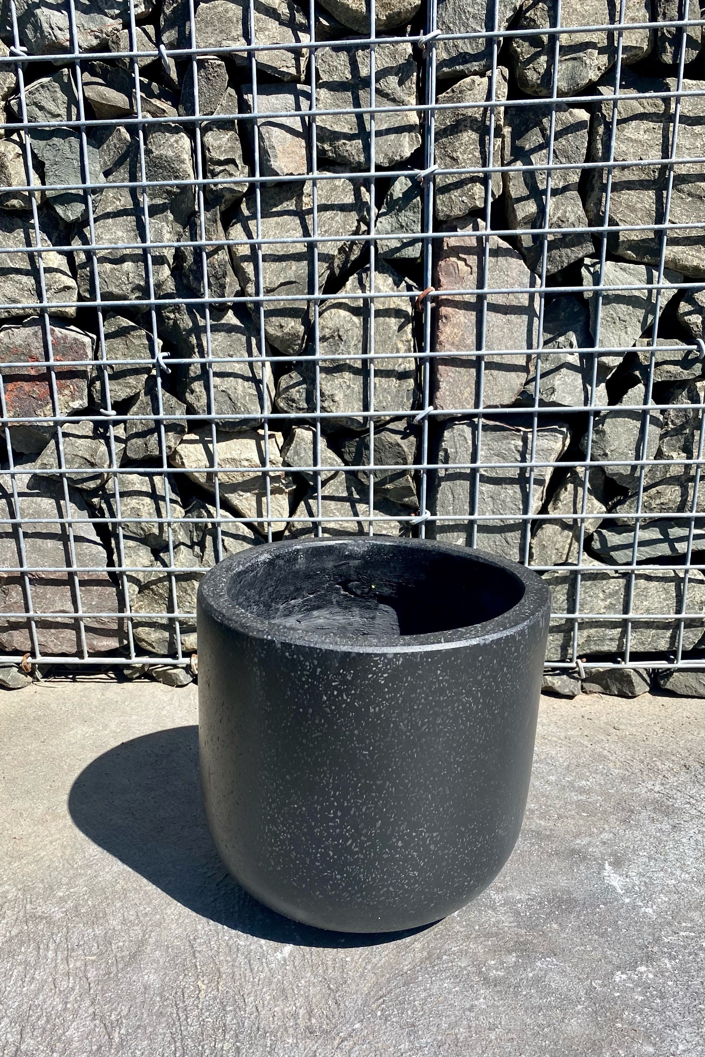 Black Terrazzo Low U Pot Small