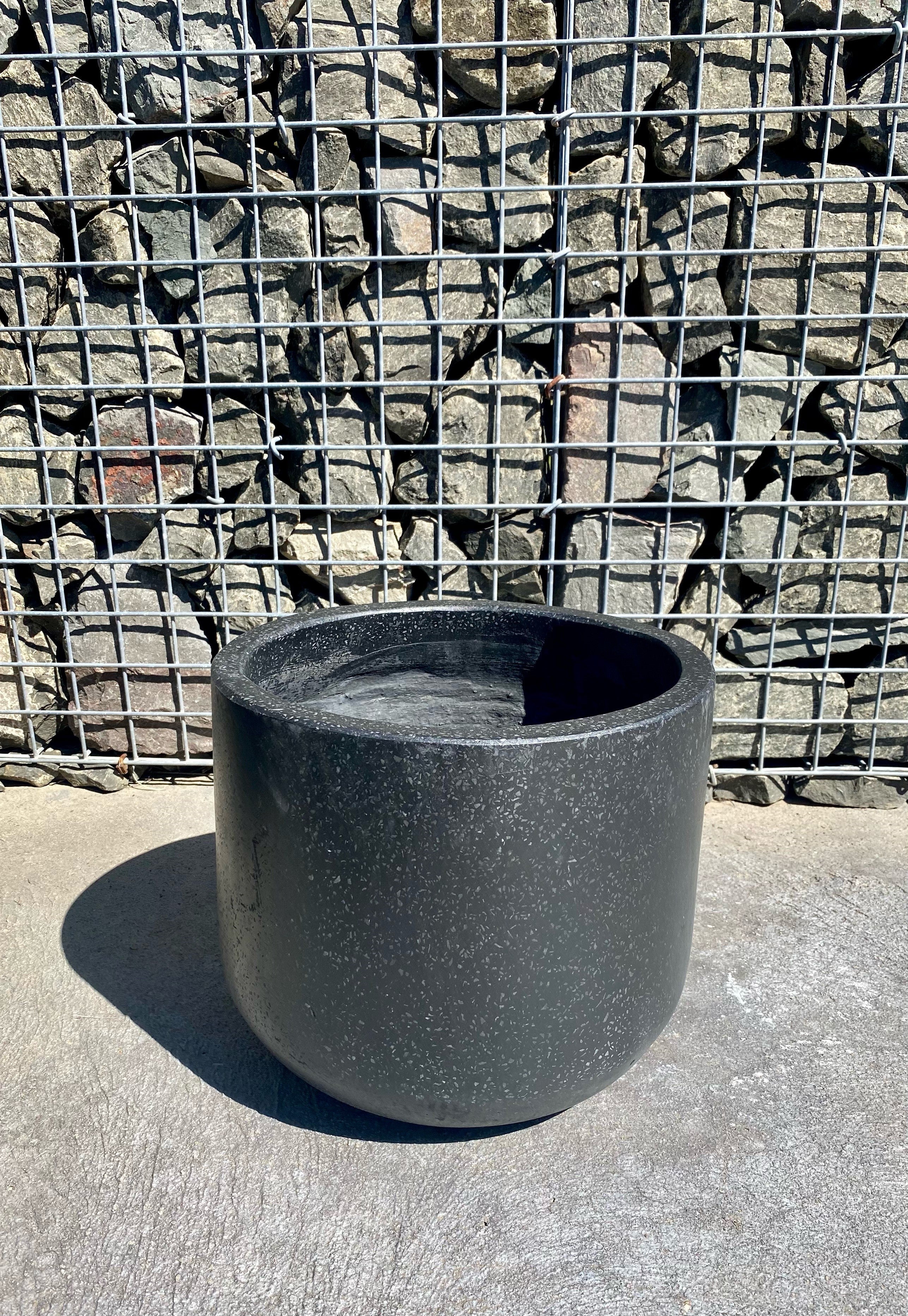 Black Terrazzo Low u Pot Med